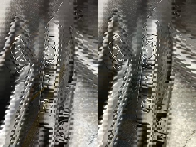 Certified 2021 Ford Escape SE image 17