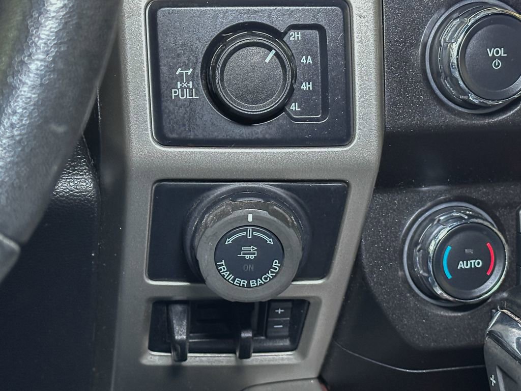 Certified 2020 Ford F150 Lariat image 37