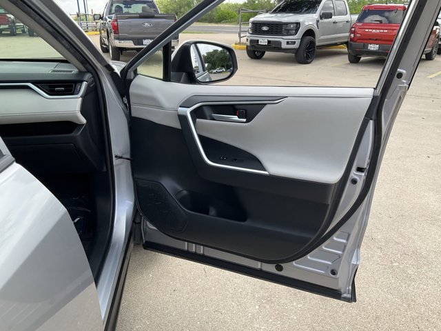 Used 2019 Toyota RAV4 Limited w/ Cold Weather Package FWD image 18