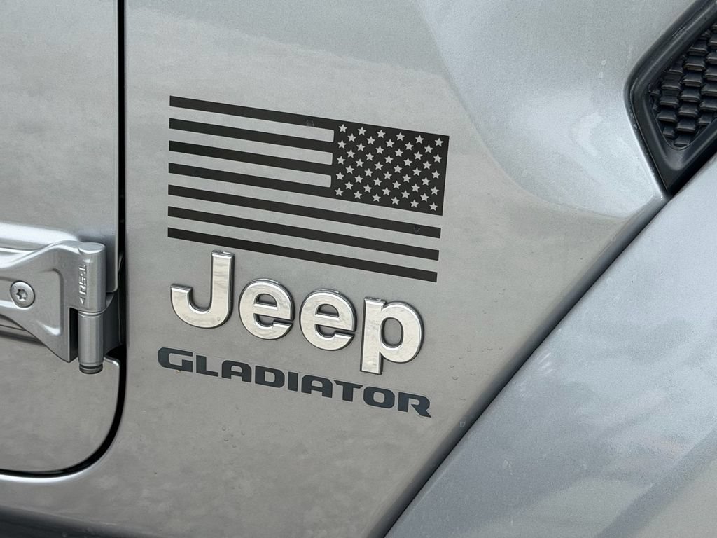 Used 2020 Jeep Gladiator Overland AWD/4WD image 8
