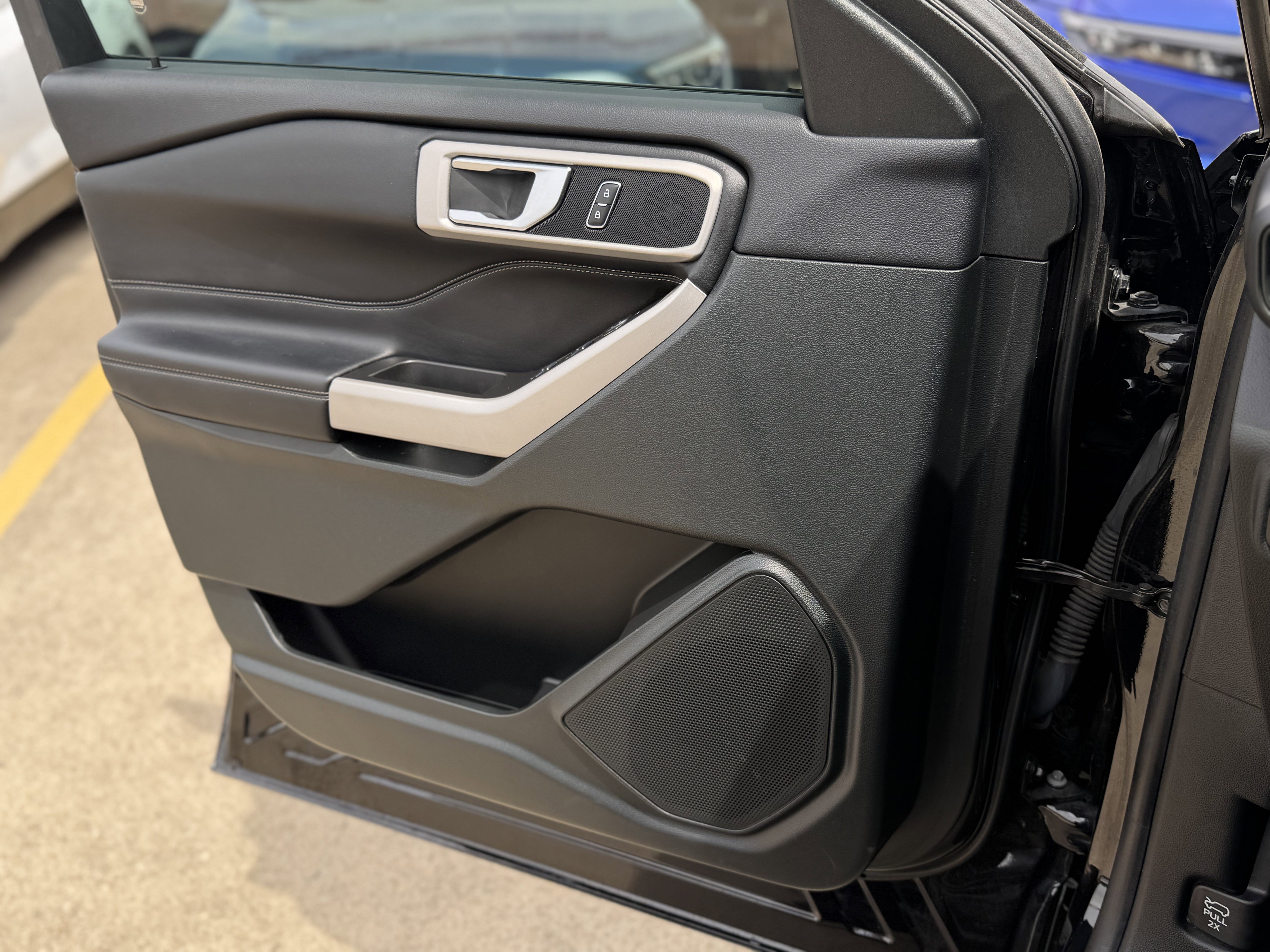Certified 2024 Ford Explorer XLT RWD image 24