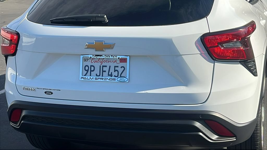 Used 2024 Chevrolet Trax LS w/ LS Convenience Package FWD image 6