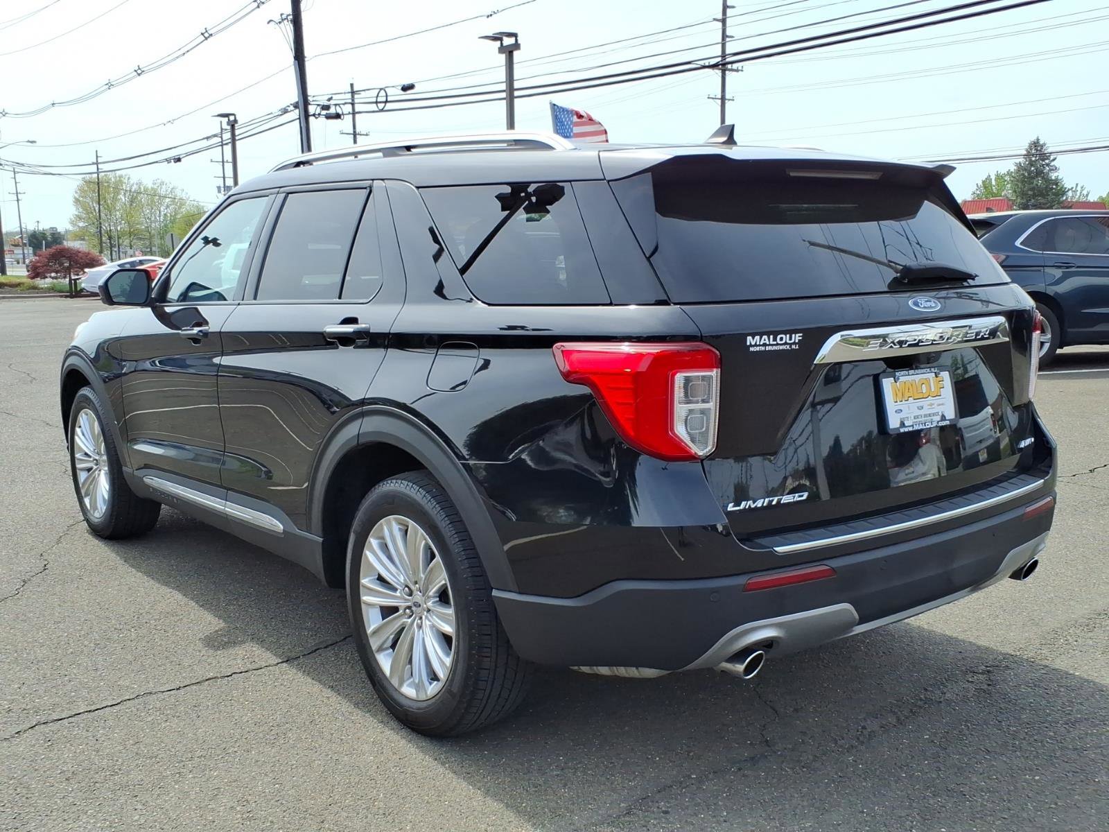 Certified 2023 Ford Explorer Limited AWD/4WD image 4