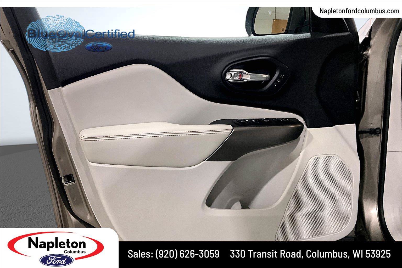 Used 2019 Jeep Cherokee Limited w/ Luxury Group AWD/4WD image 24