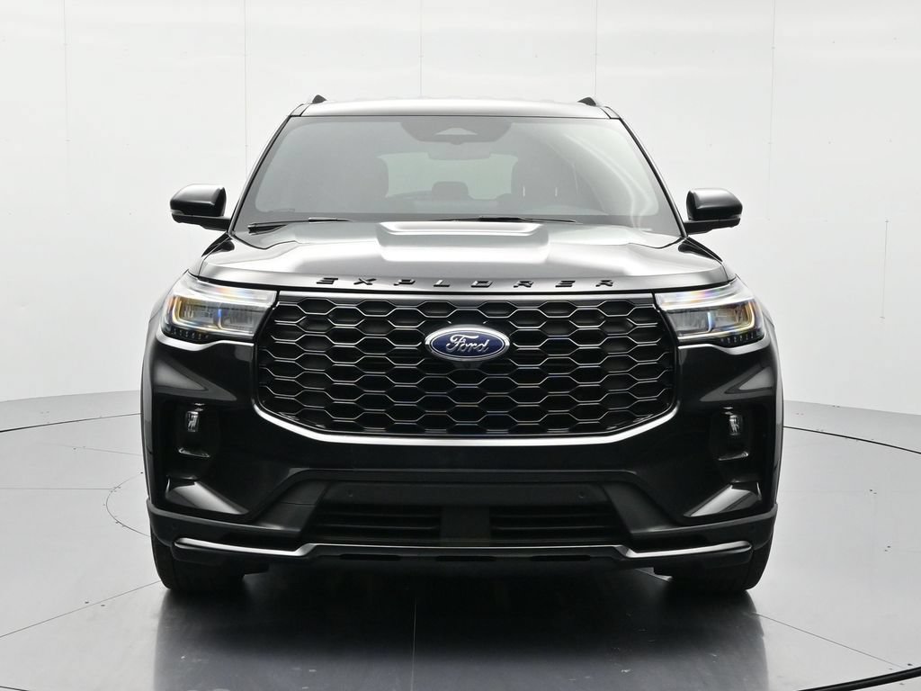Certified 2025 Ford Explorer ST-Line w/ Premium Package RWD image 2