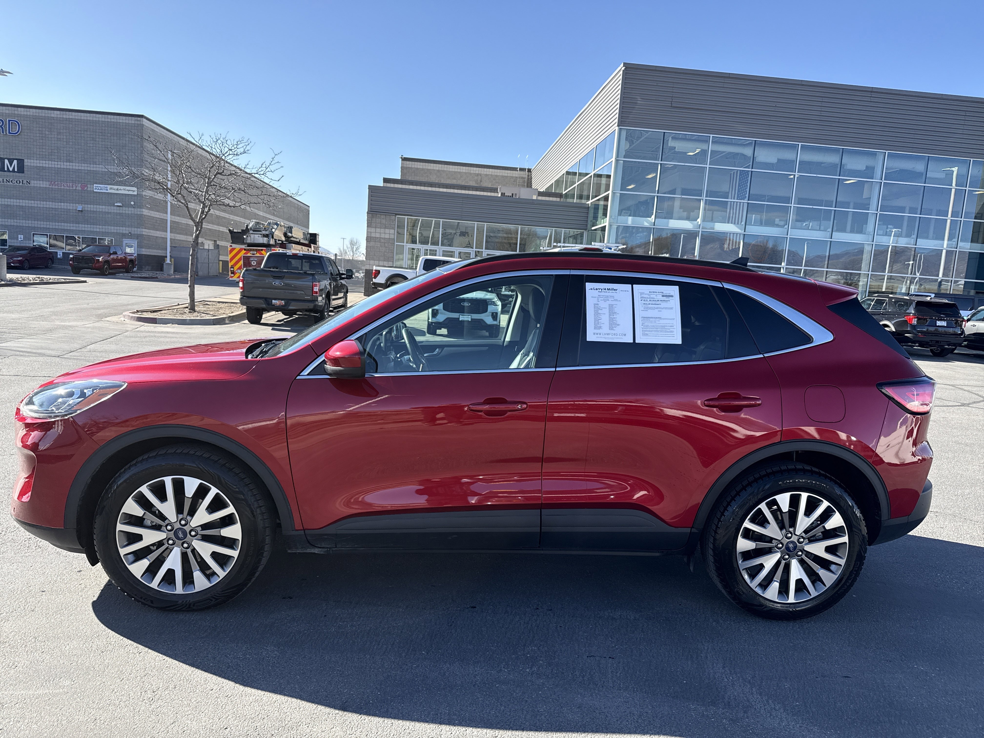 Certified 2022 Ford Escape Titanium image 2