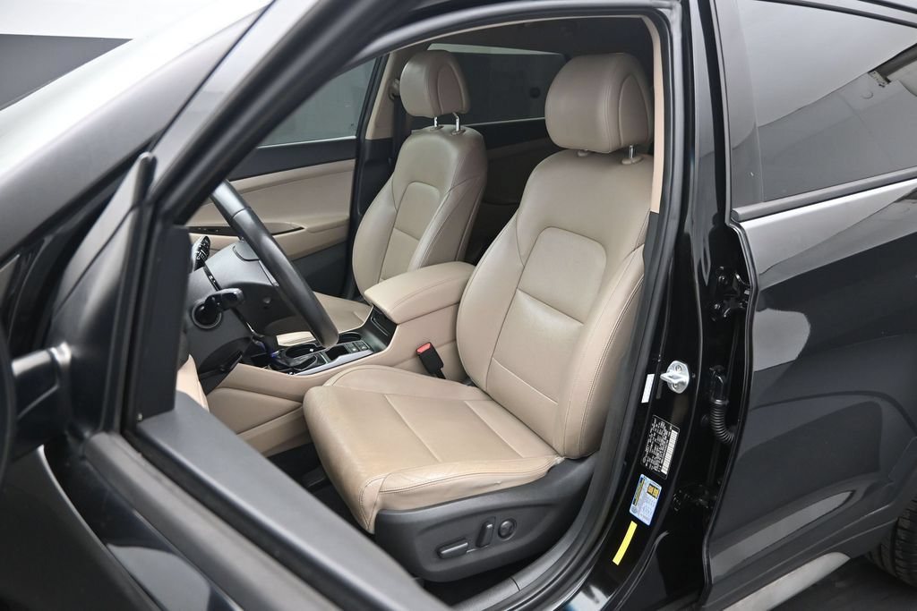 Used 2017 Hyundai Tucson SE Plus w/ Cargo Package FWD image 9