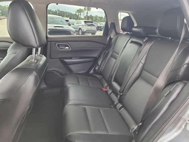 Used 2021 Nissan Rogue SV w/ Premium Package FWD image 14