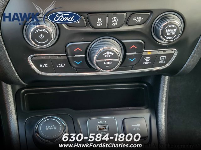 Used 2019 Jeep Cherokee Latitude Plus w/ Comfort/Convenience Group AWD/4WD image 14