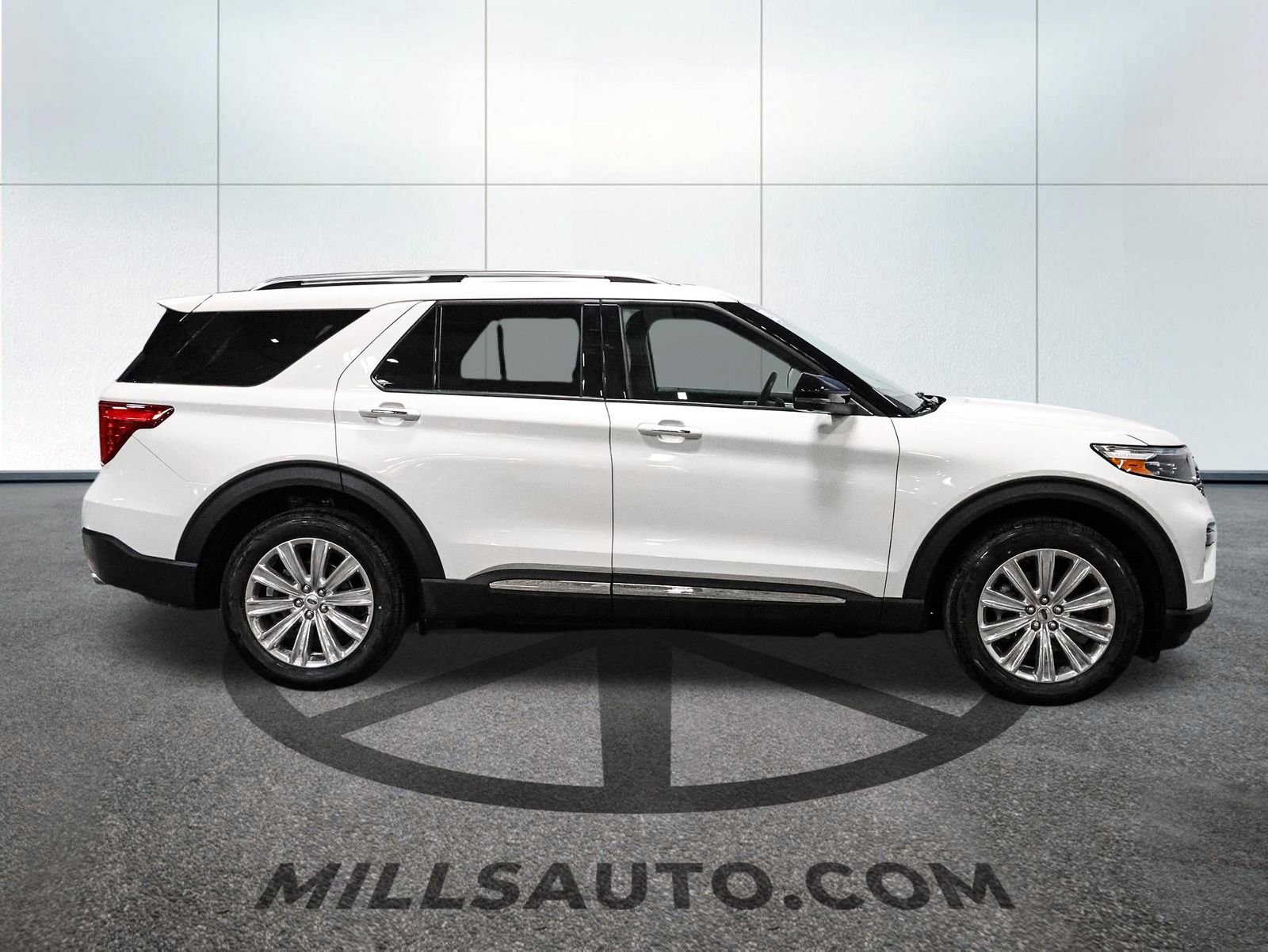 Certified 2023 Ford Explorer Limited w/ Limited Technology Package AWD/4WD image 9