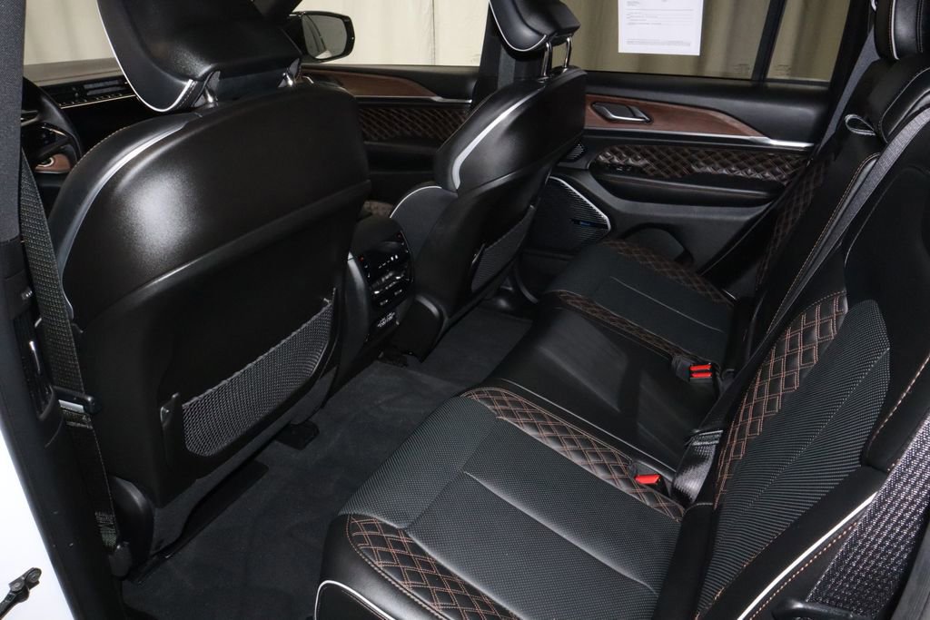 Used 2023 Jeep Grand Cherokee Summit image 22