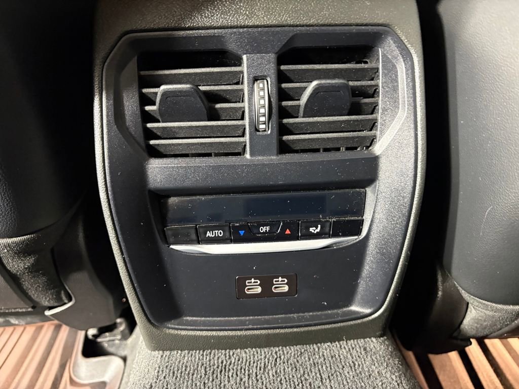 Used 2023 BMW 330i xDrive Sedan w/ Premium Package image 30