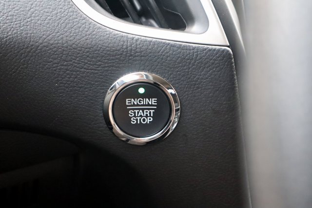 Certified 2022 Ford Edge SE w/ Black Appearance Package image 6