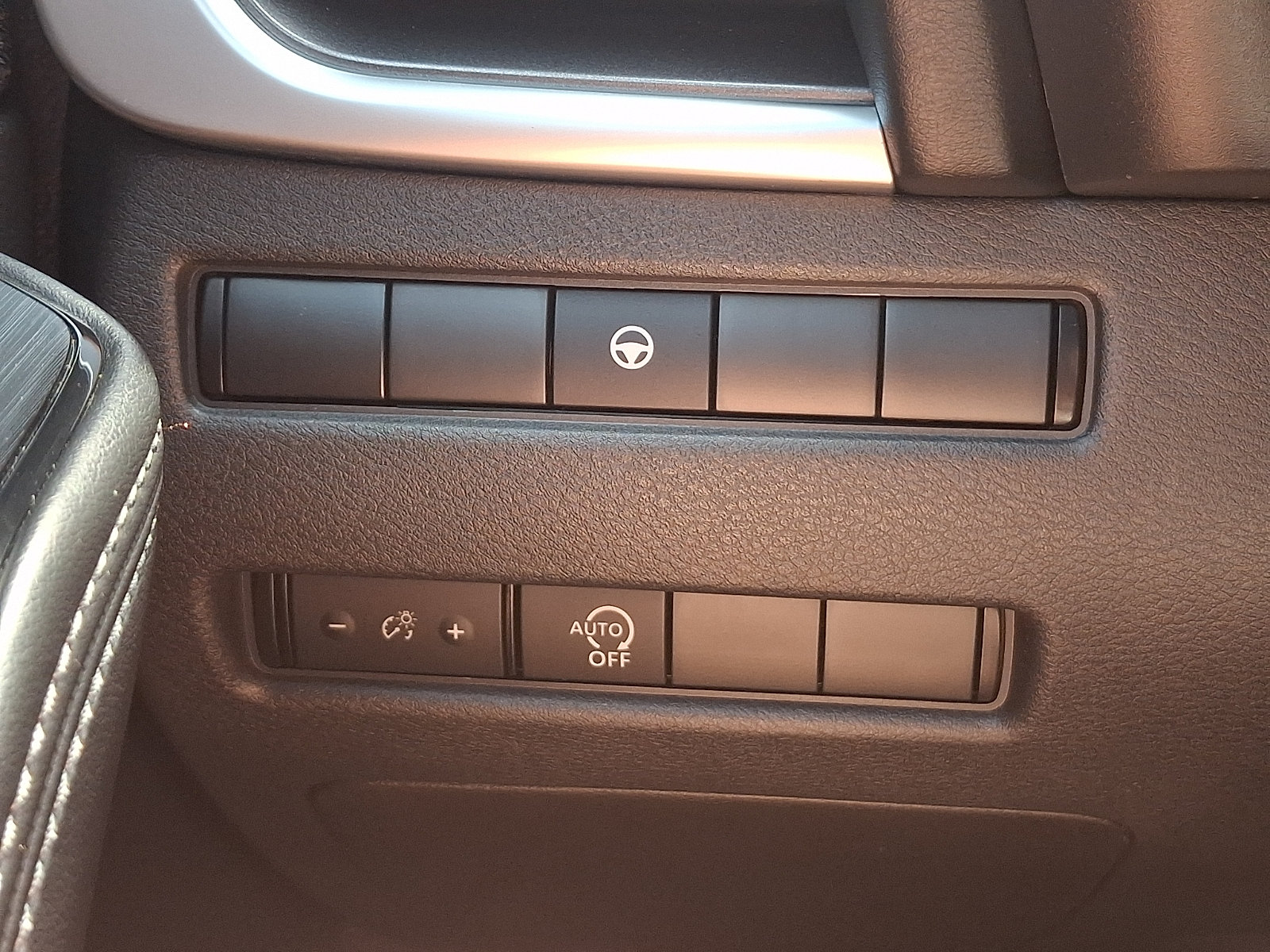 Used 2023 Nissan Rogue SV AWD/4WD image 23