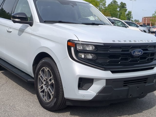 Certified 2025 Ford Expedition Active RWD image 10