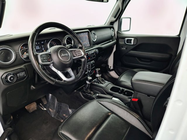 Used 2021 Jeep Wrangler Unlimited Sahara w/ Uconnect 4C Nav & Sound Group AWD/4WD image 39