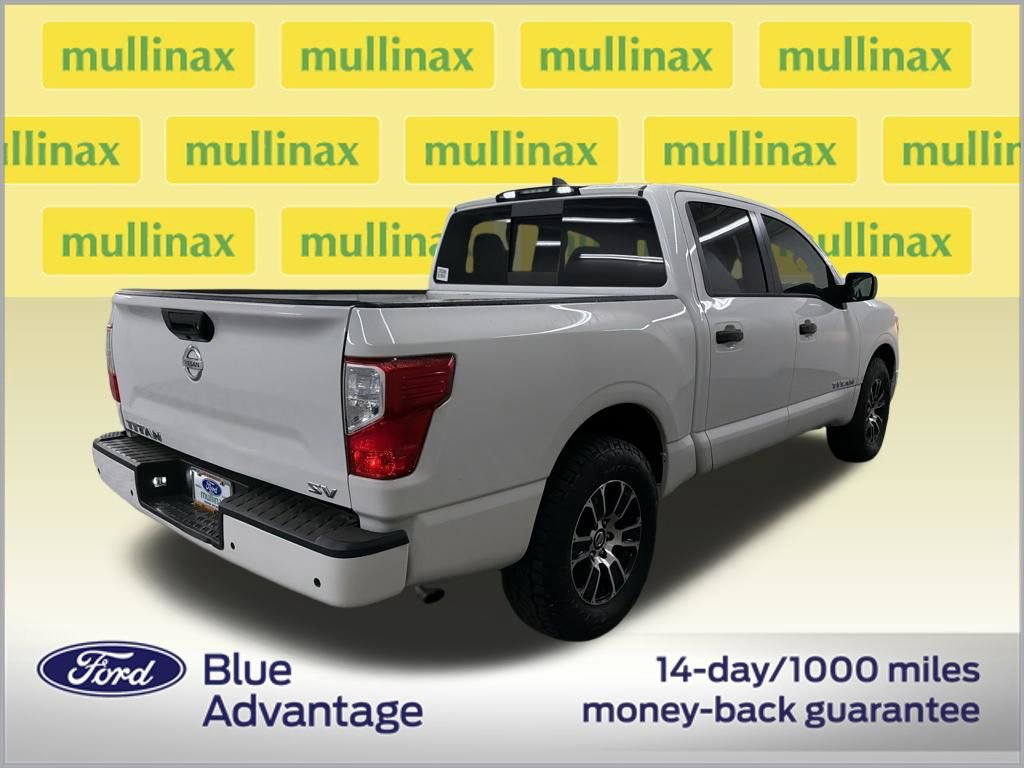 Used 2022 Nissan Titan SV image 3