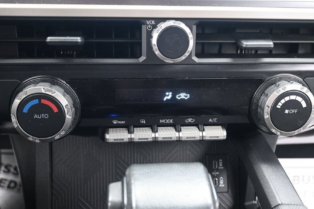 Used 2025 Toyota Tacoma TRD Off-Road AWD/4WD image 13