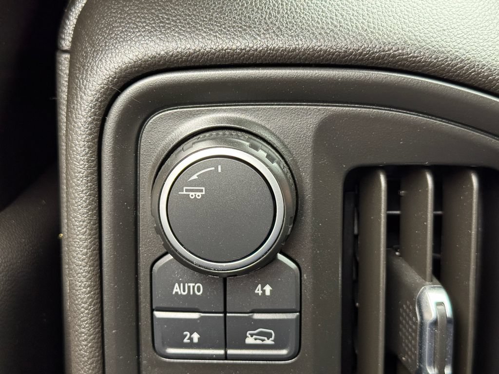 Used 2025 Chevrolet Silverado 1500 Custom w/ Turbomax Blackout Package AWD/4WD image 18