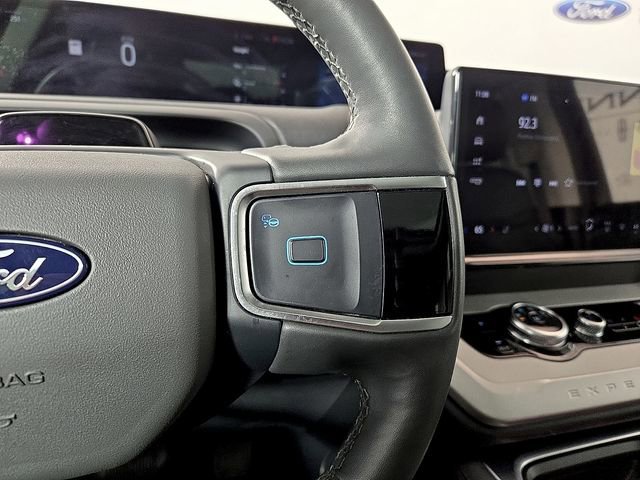Certified 2025 Ford Expedition Active image 25