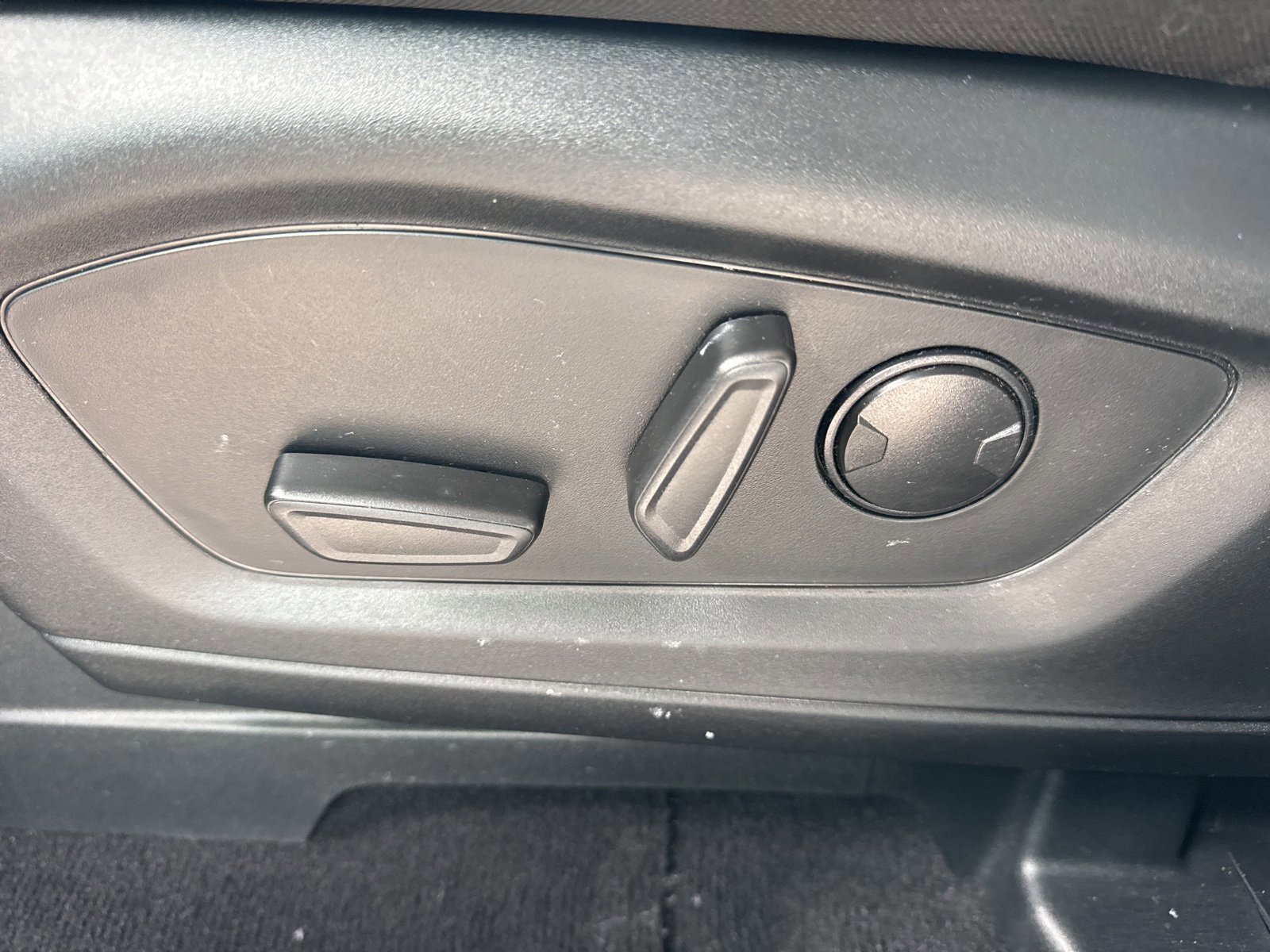 Certified 2023 Ford Explorer XLT w/ Class IV Trailer Tow Package image 25