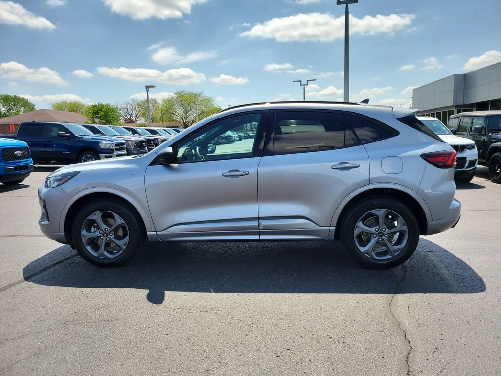 Certified 2023 Ford Escape ST-Line w/ Tech Pack #1 AWD/4WD image 7
