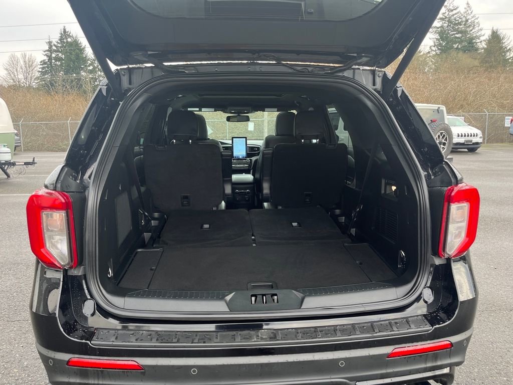 Certified 2024 Ford Explorer ST w/ Technology Package image 28