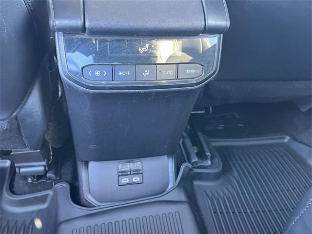 Used 2024 Toyota Highlander LE image 19