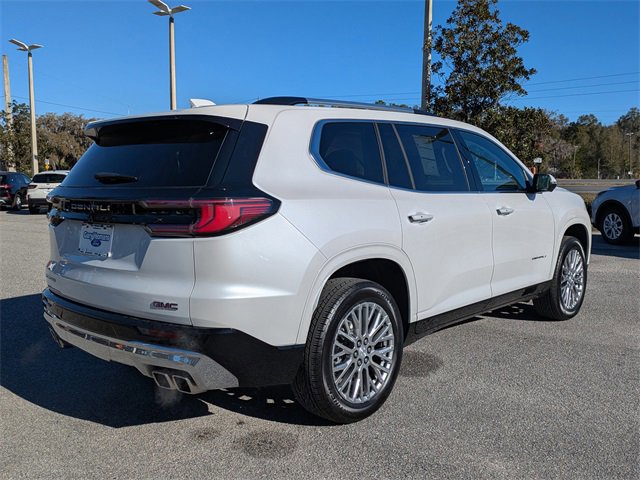 Used 2024 GMC Acadia Denali image 5