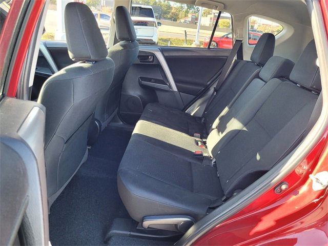 Used 2018 Toyota RAV4 LE image 11