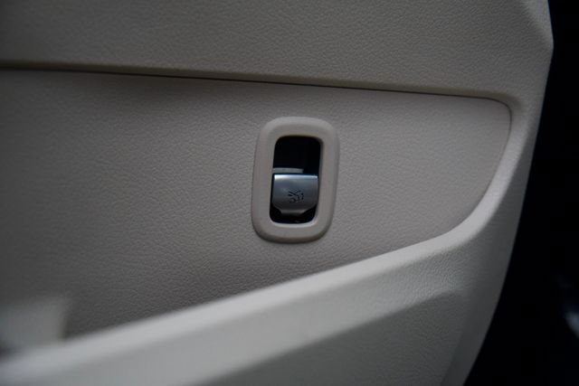 Used 2025 Mercedes-Benz C 300 4MATIC Sedan image 19