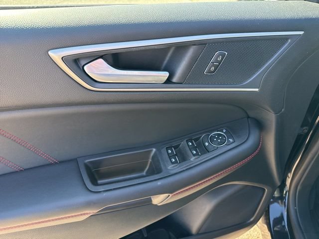 Certified 2024 Ford Edge ST-Line AWD/4WD image 17