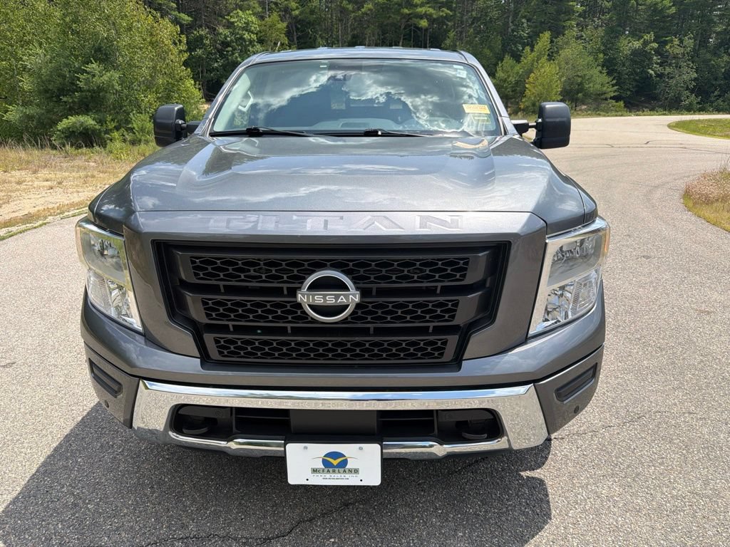 Used 2023 Nissan Titan SV w/ SV Convenience Package AWD/4WD image 2
