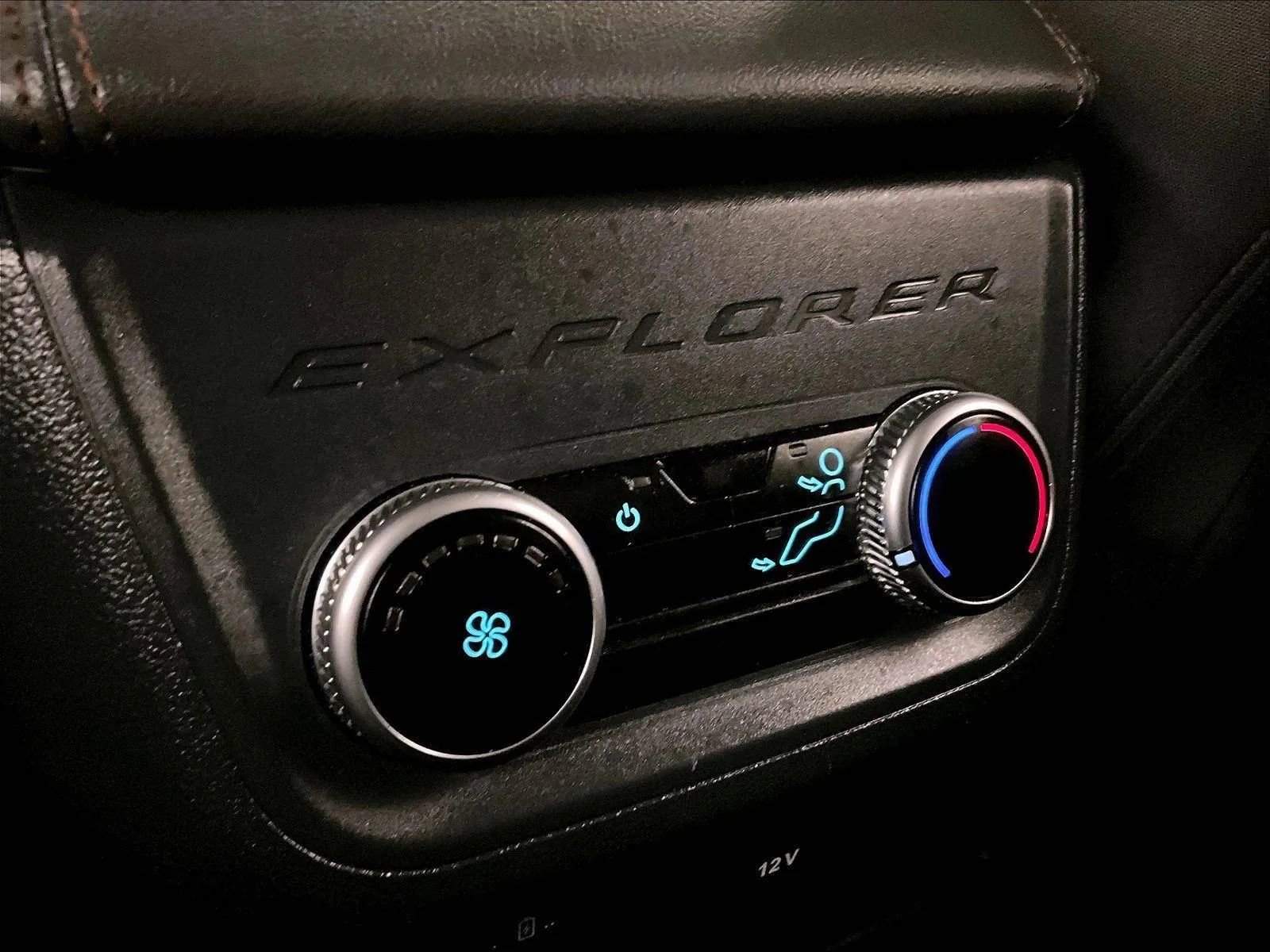 Certified 2025 Ford Explorer Active image 33