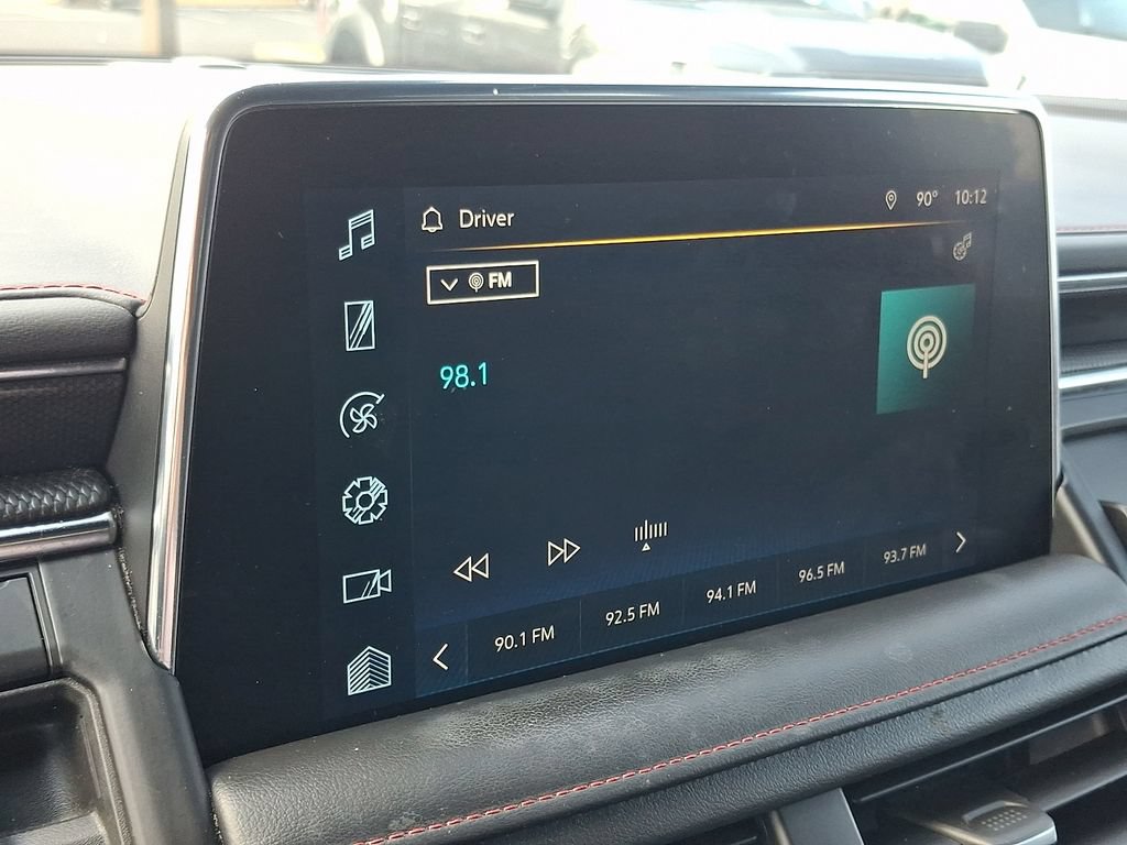 Used 2022 Chevrolet Suburban RST w/ Luxury Package AWD/4WD image 19