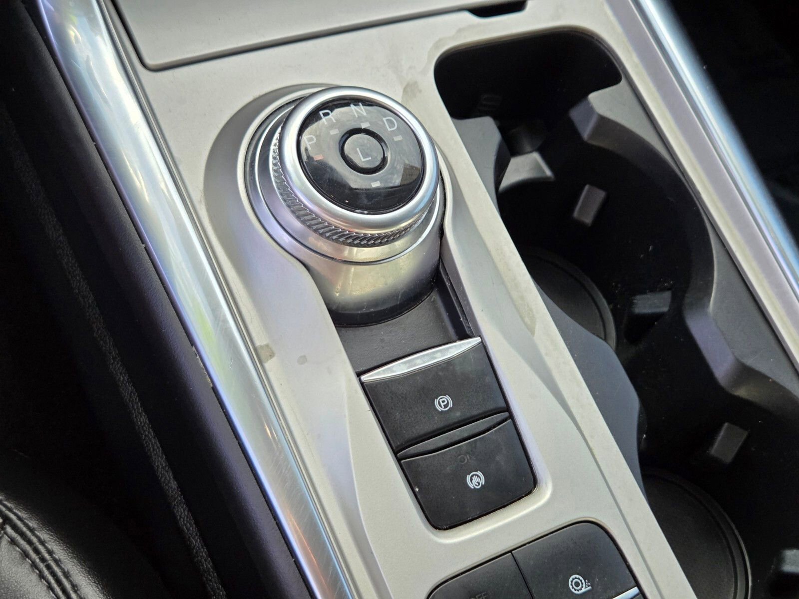 Certified 2023 Ford Explorer XLT w/ Equipment Group 202A RWD image 24