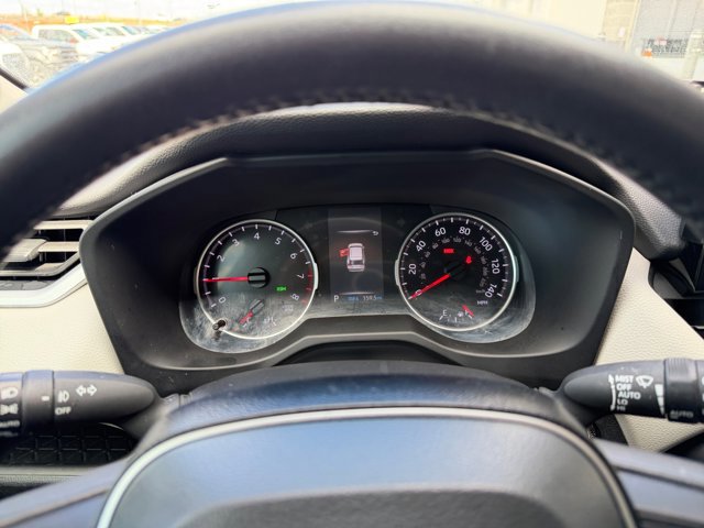 Used 2021 Toyota RAV4 XLE w/ Convenience Package image 10