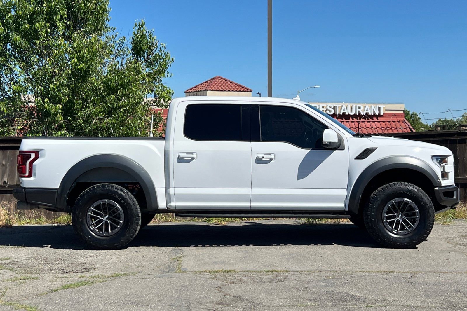 Certified 2020 Ford F150 Raptor w/ Equipment Group 802A Luxury image 6