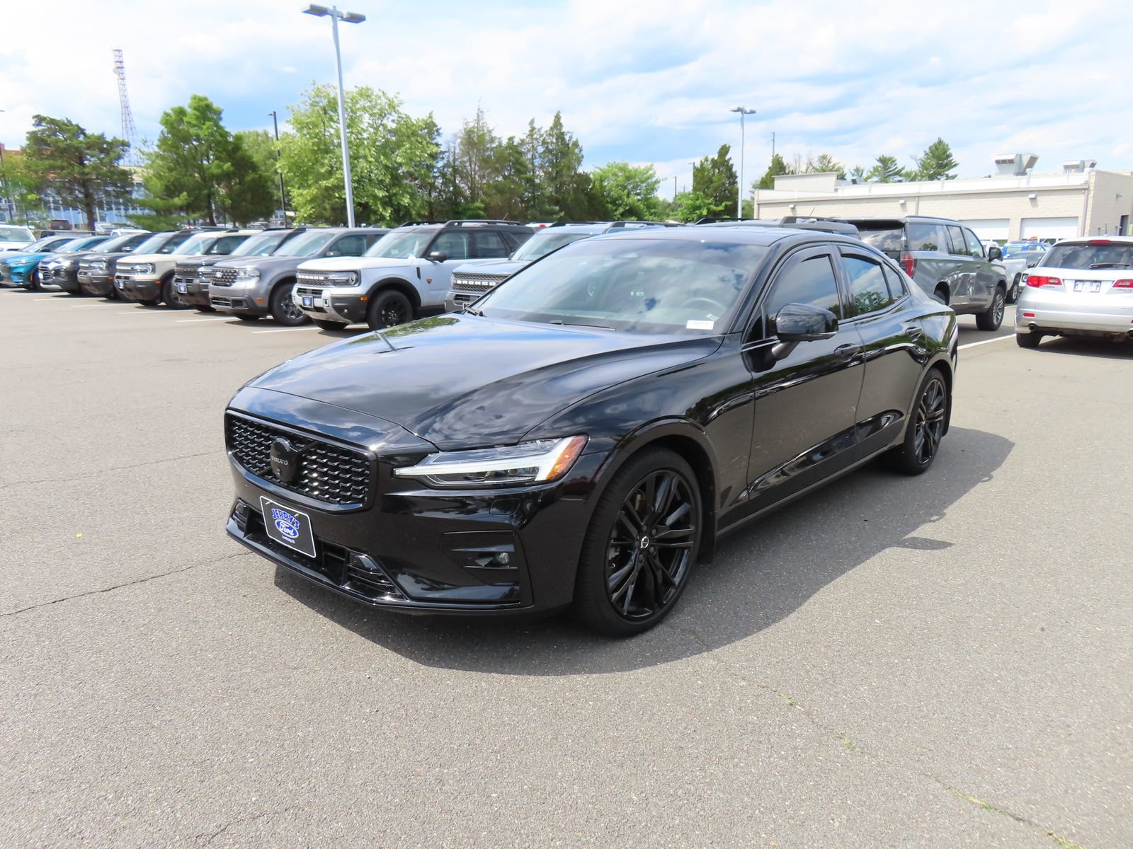 Used 2024 Volvo S60 B5 Plus w/ Climate Package AWD/4WD image 3