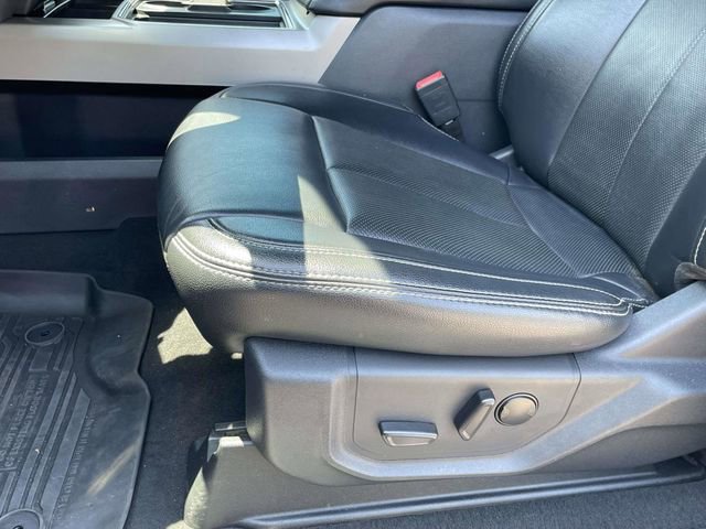 Certified 2022 Ford F450 Lariat w/ Lariat Value Package AWD/4WD image 14