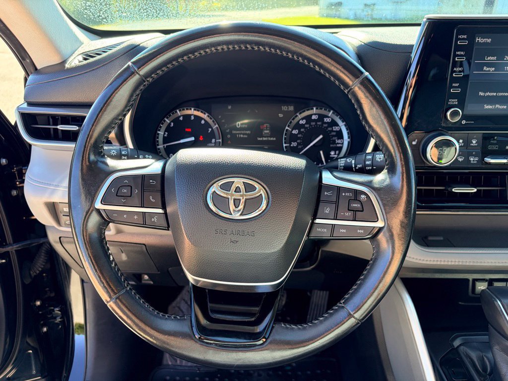Used 2020 Toyota Highlander XLE AWD/4WD image 7