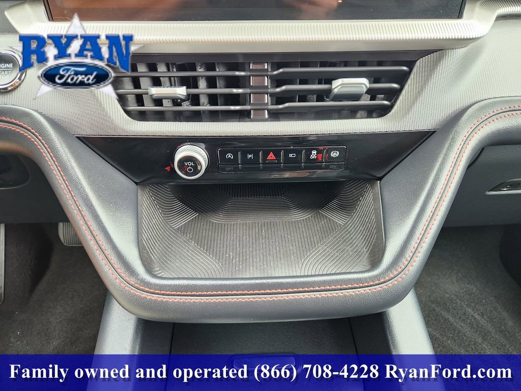 Certified 2025 Ford Explorer ST-Line AWD/4WD image 14
