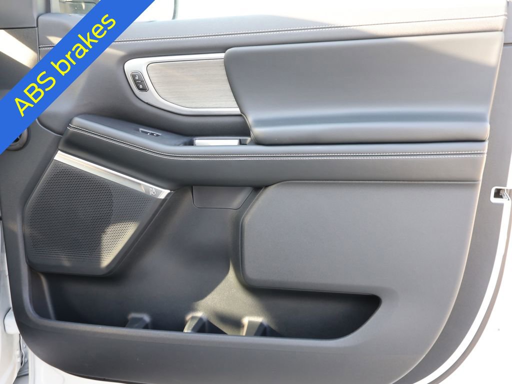 Certified 2025 Ford Expedition Platinum image 8