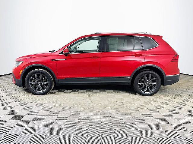 Used 2022 Volkswagen Tiguan SE image 2