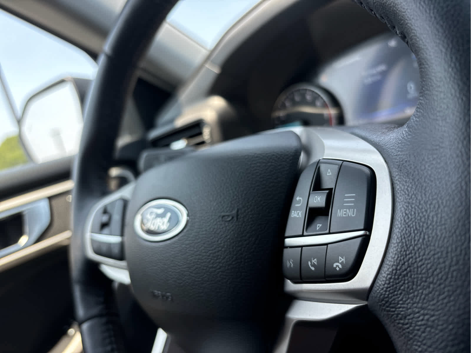 Certified 2022 Ford Explorer XLT image 17