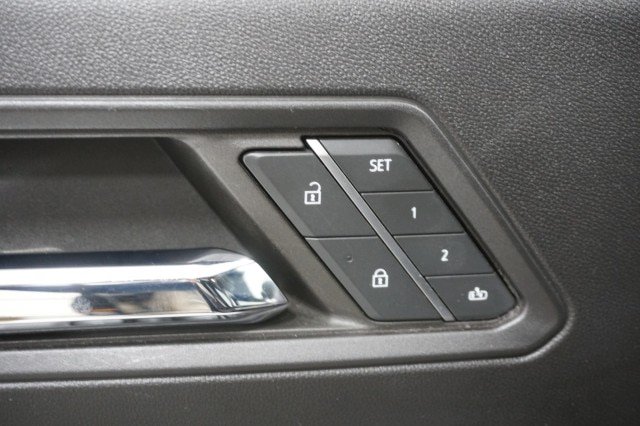 Used 2024 GMC Canyon AT4X w/ AT4X AEV Edition AWD/4WD image 18