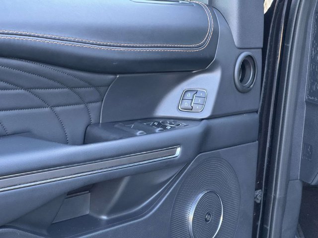 Certified 2023 Ford Expedition Platinum AWD/4WD image 28