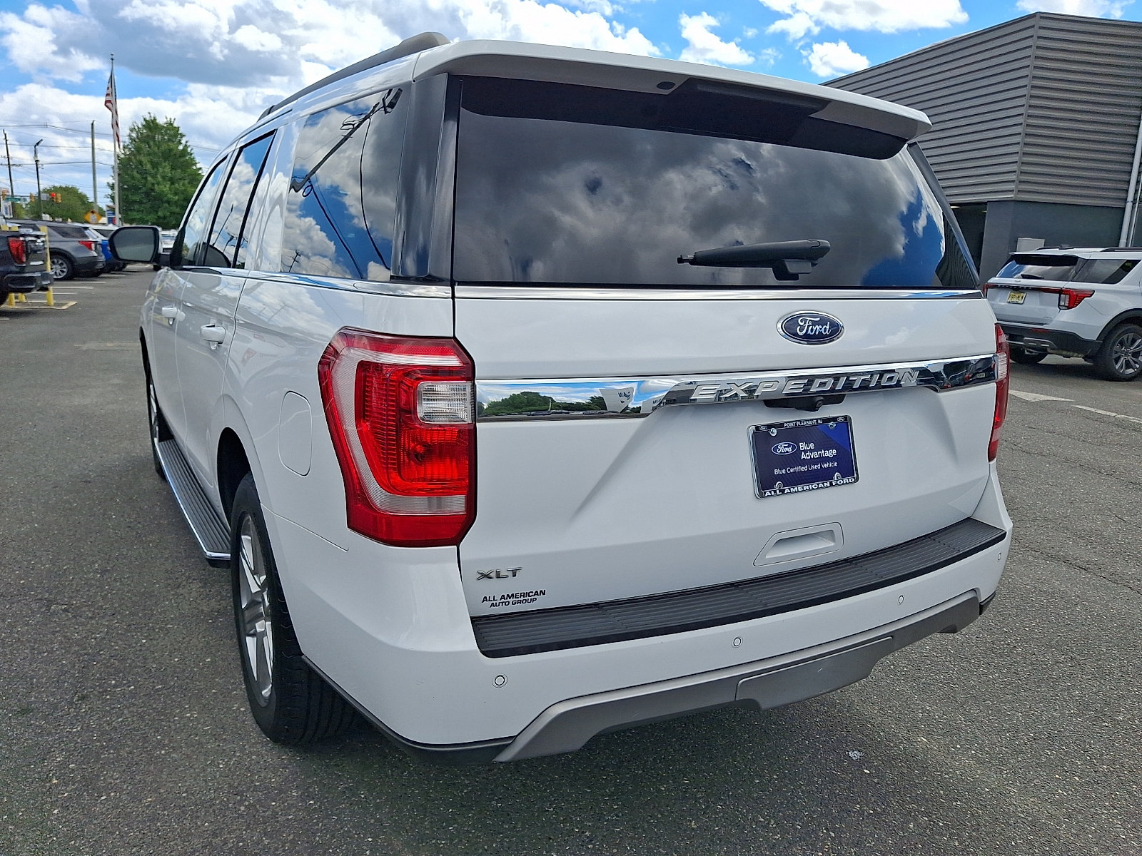 Certified 2020 Ford Expedition XLT w/ Equipment Group 202A AWD/4WD image 8