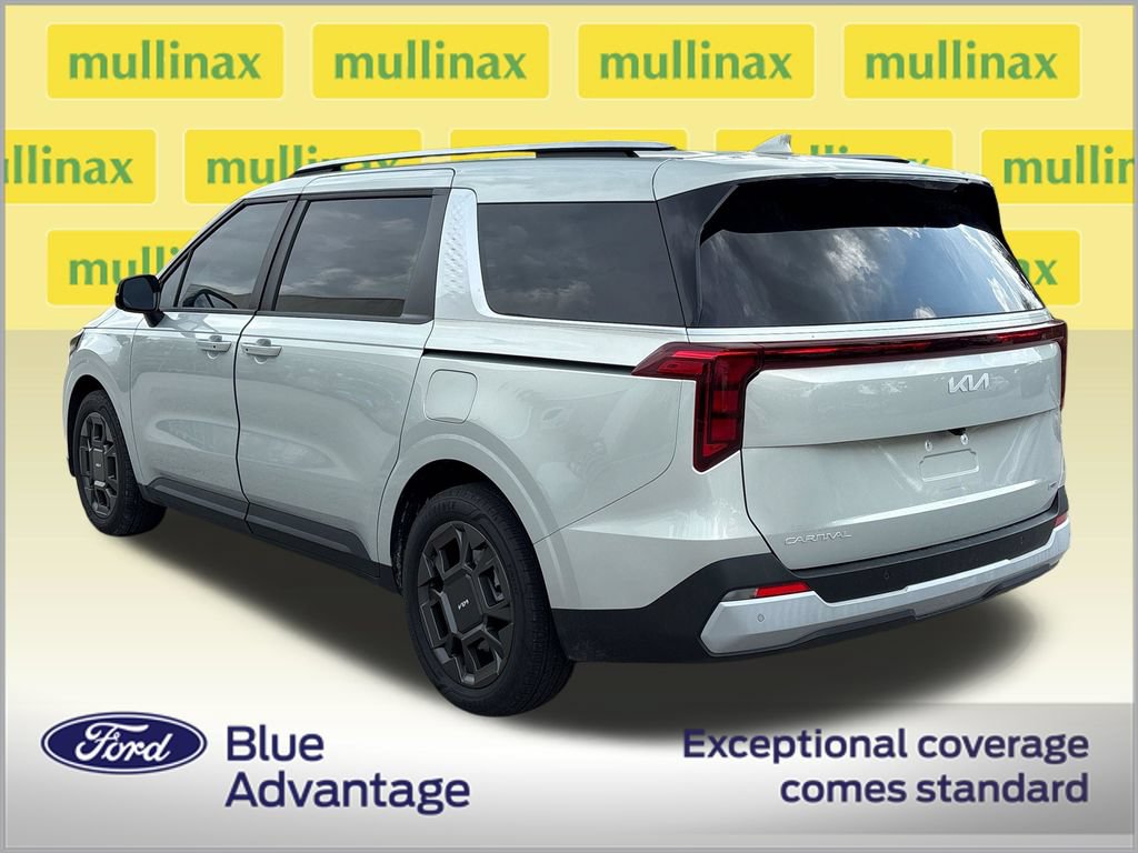 Used 2025 Kia Carnival EX FWD image 10