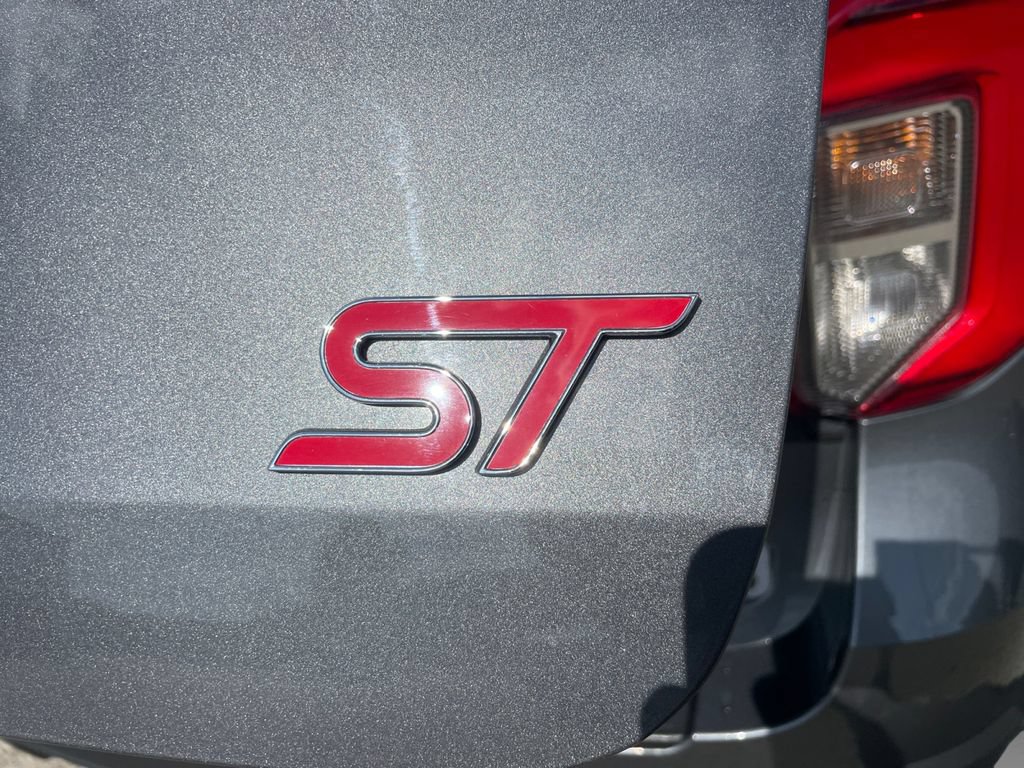 Certified 2023 Ford Explorer ST w/ Equipment Group 401A AWD/4WD image 18